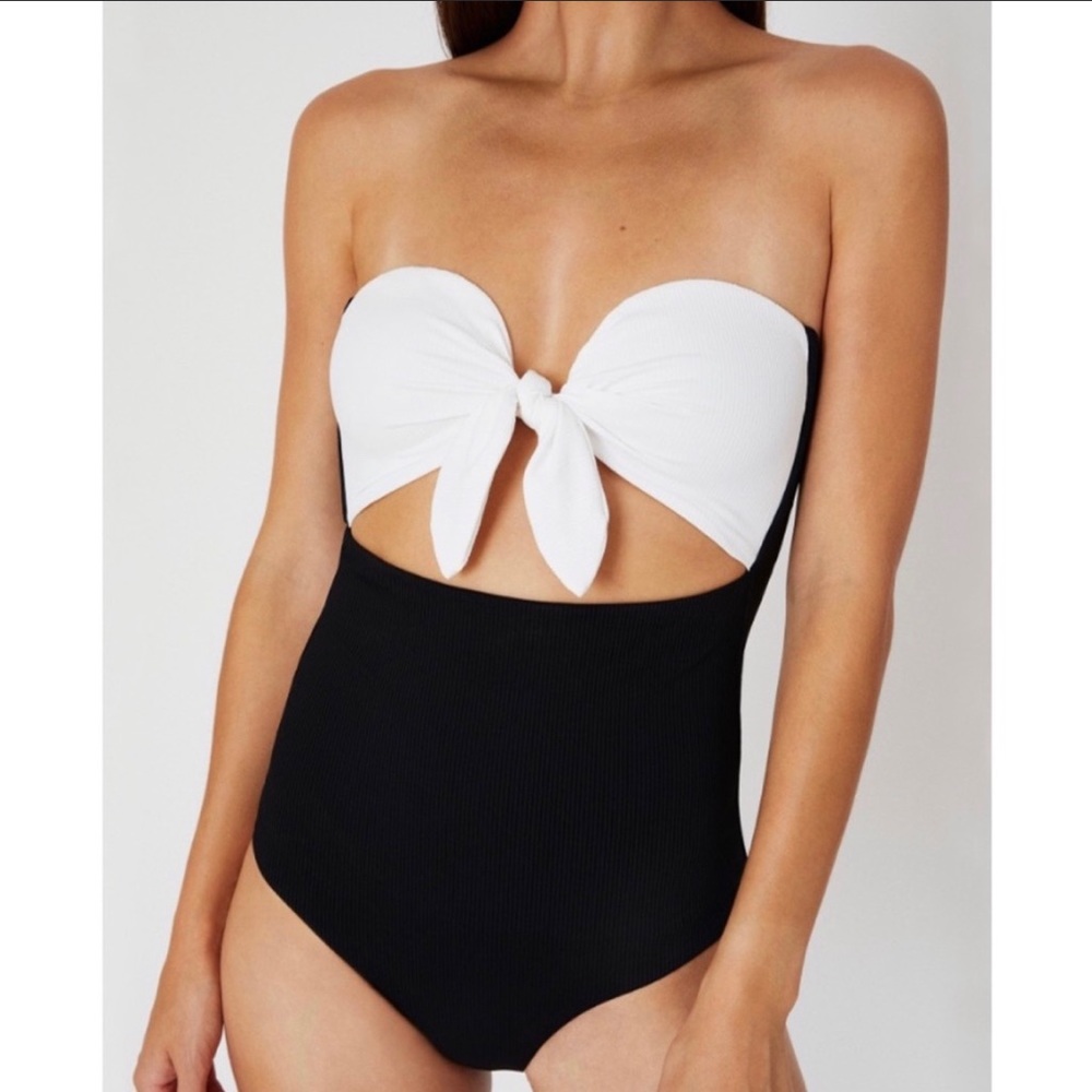 ‪Onia Marie one piece swimsuit‬ black White cutout